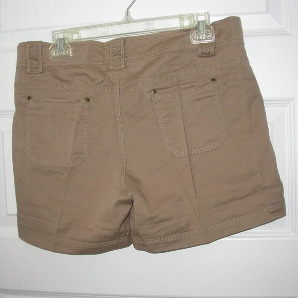 Light Tan Shorts - Picture 2 of 7